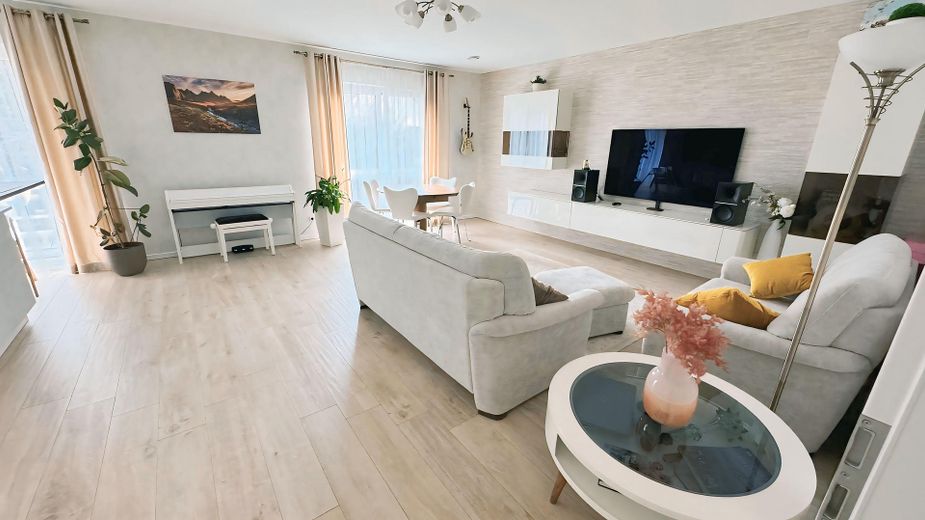 Hochwertige teilmöblierte 3-Zimmer-Wohnung mit Balkon – Foto 7