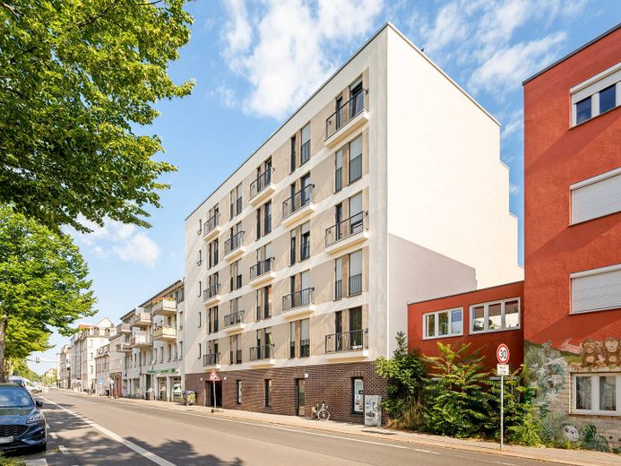 ** Modernes, vollmöbliertes 1-Zimmer-Apartment mit EINBAUKÜCHE und gemeinschaftlicher DACHTERRASSE ** – Außenansicht II