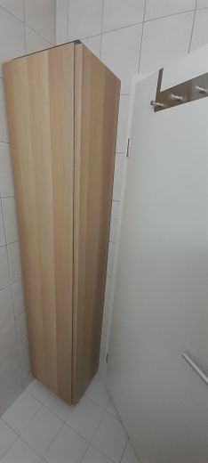 Duschbad Besenschrank