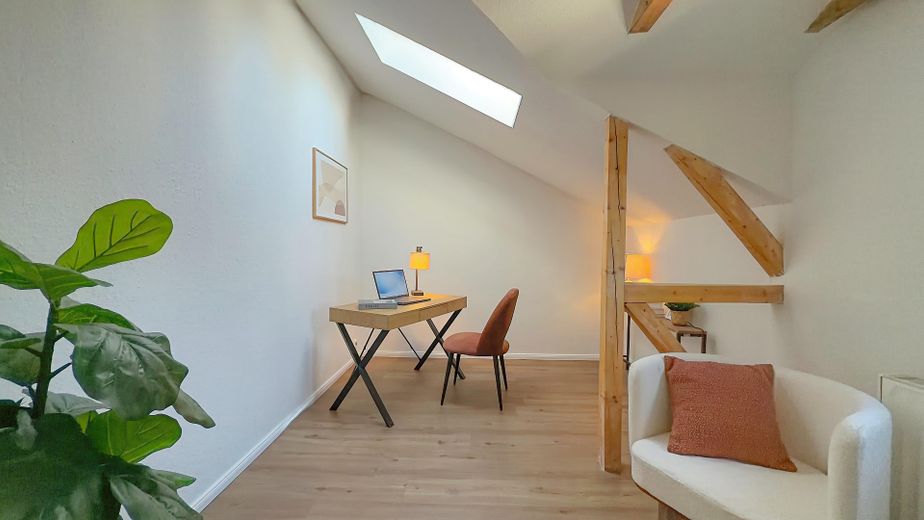 Modernisiertes EFH mit ruhigem Garten im Zentrum von Ahrensburg – Arbeitszimmer OG