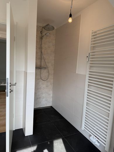Wohnen im Denkmal – frisch sanierte 115-m²-Dachgeschosswohnung mit großem Wohnbereich – Foto 15