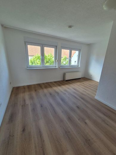Frisch renovierte 5-Zi.-DG-Wohnung | Balkon | EBK | 85 m² | Schwäbische Alb | provisionsfrei – Esszimmer