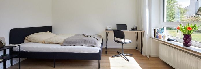 Vollvermietete 4-Zimmer-WG-Wohnung in Obermenzing, saniert und möbliert – Zimmer 1