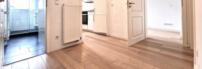 Topowo zmodernizowane mieszkanie własnościowe w Hamburgu-Eimsbüttel – Flur