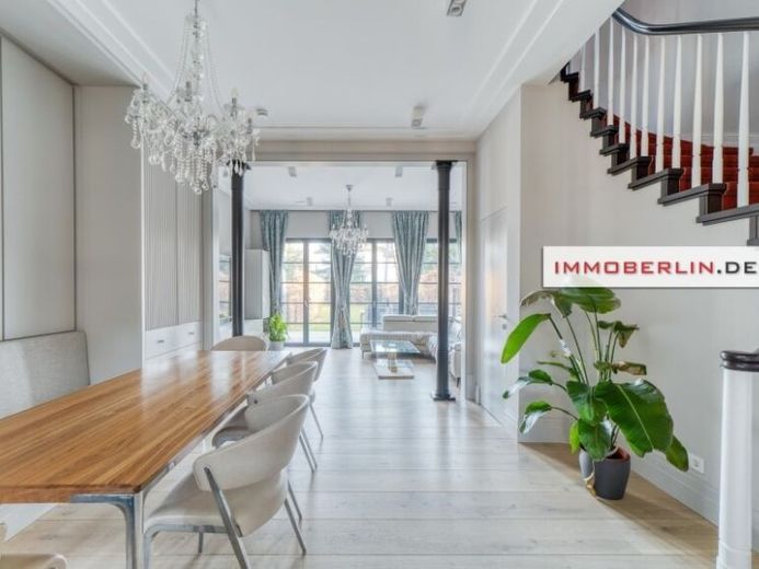 IMMOBERLIN.DE - Großartiges Townhouse mit exquisitem Interieur-Design in feiner Lage – Foto 1