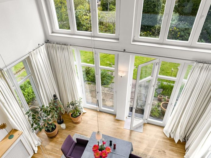 Schönes Einfamilienhaus in idealer Lage – Blick von Galerie