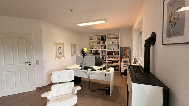 Einziehen & wohlfühlen: Modernisiertes Einfamilienhaus mit Wintergarten in Varel-Büppel – Foto 6