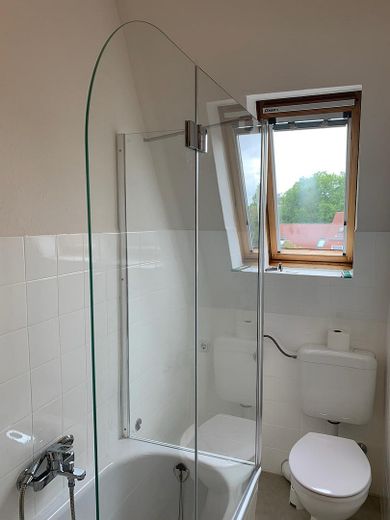 Charmante 3-Zimmer Wohnung mit Küche in Duisburg-Laar – Bad