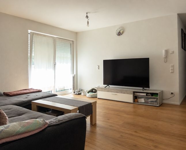 Luminoso appartamento seminterrato di 2 locali – in un tranquillo quartiere residenziale – Foto 4