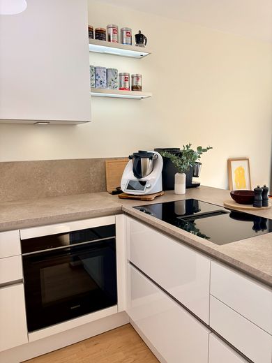 Großzügige 4-Zimmer-Wohnung mit sonniger Terrasse in bester Lage von Ingelheim – Küche (1)