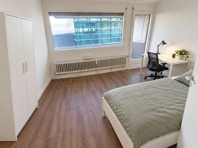 Posizione privilegiata sul lago! Appartamento condiviso premium arredato, appena ristrutturato, con terrazza sul tetto e vista sul lago – Zimmer 4