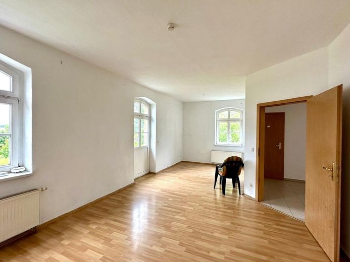 HORN IMMOBILIEN ++ uroczy dom dwurodzinny w Klein Helle, tylko 15 min do Neubrandenburga – Wohnzimmer