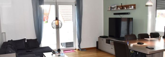 Helle, moderne 2-Zimmer-Wohnung mit Garage und Balkon direkt in Manching!!