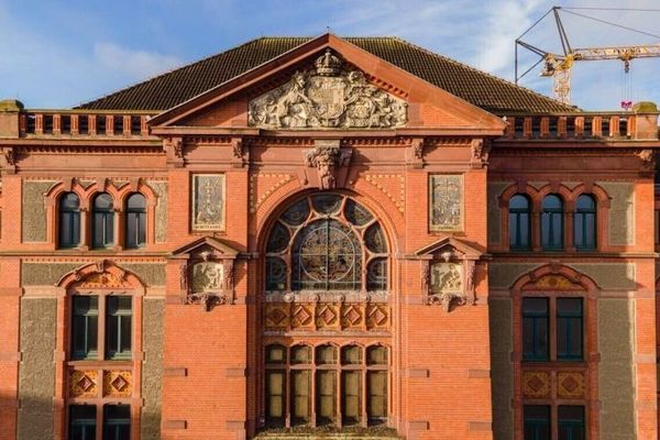 Historischer Charme, moderne Arbeitswelt – Büro & Praxis direkt am Hauptbahnhof ohne Provision