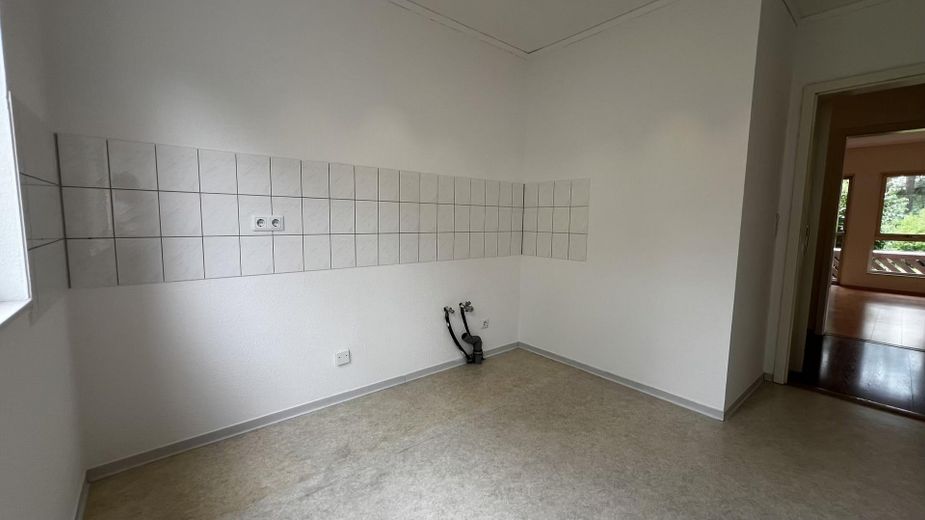 Ruhige 2-Zimmer Wohnung in grüner Lage mit 2 Terrassen – Küche