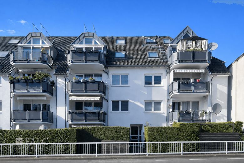 Zwischen Köln und Düsseldorf: Großzügige 4-Zimmer-Terrassenwohnung mit 118 m² und TG-Stellplatz – Außenansicht
