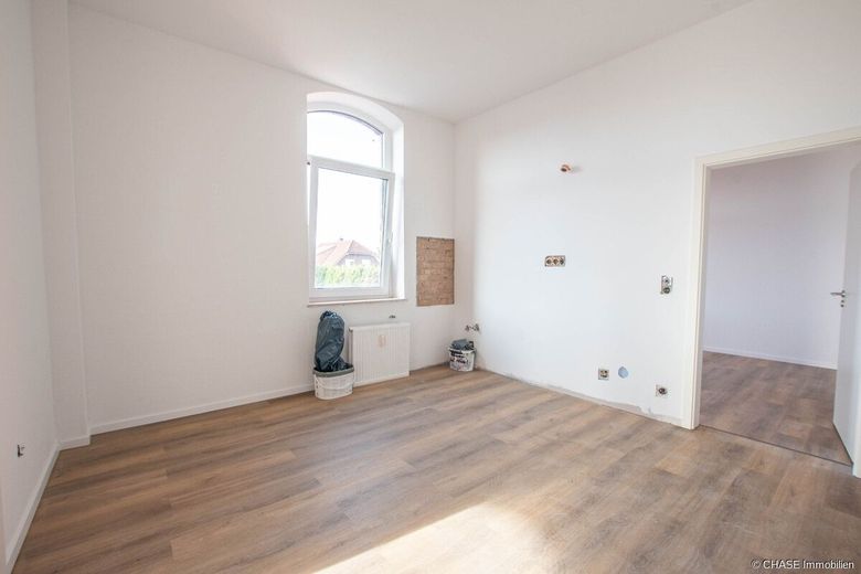 ERSTBEZUG - Helle, sanierte 2,5-Zimmer-Altbauwohnung in zentraler Wohnlage in Afferde / Hameln! – Eingangsbereich + Offene Küche