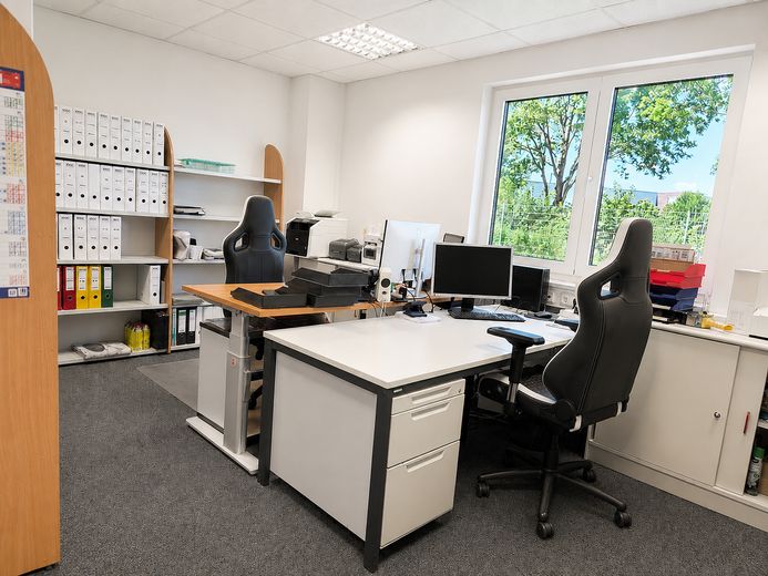 Hochwertige Gewerbeimmobilie mit 2 Hallen & Büro – Toplage an A1 bei Hamburg, von privat – Foto 17