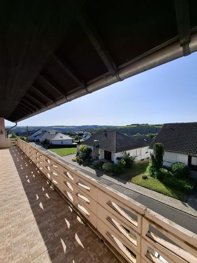 3FH-Renditehit mit hohe Mieteinnahmen in Oberwesel-Dellhofen – Balkon mit schöner Aussicht
