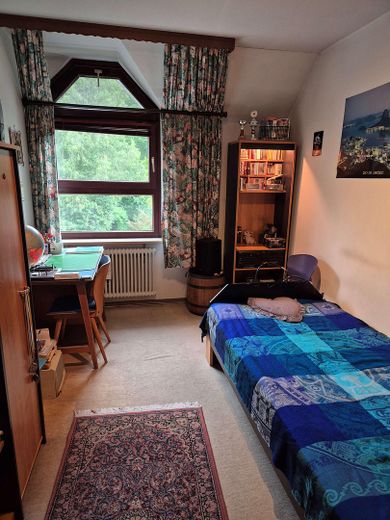 Gepflegtes Reihenmittelhaus in München-Bogenhausen – ruhig, sonnig und S-Bahn-nah – Kinderzimmer im Obergeschoss