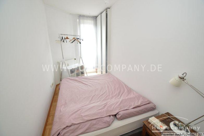 Charming small 2-room apartment in a prime location with parking space – e3b3062f36b8bde7dfa2f51cfe13e53c144fda50.jpg