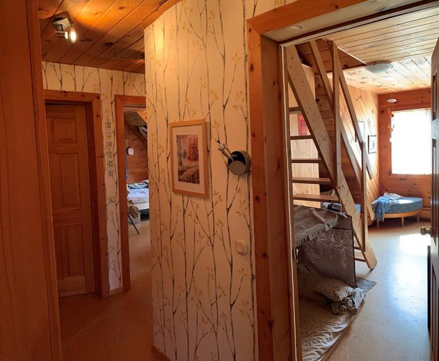 freistehendes Einfamilien, Vollholzhaus, kanadisches Blockhaus ökologische Bauweise, sehr gepflegt – Foto 16
