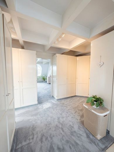 Villa esclusiva progettata da un architetto con vista libera sui prati dell’Ilmenau – Ankleidezimmer