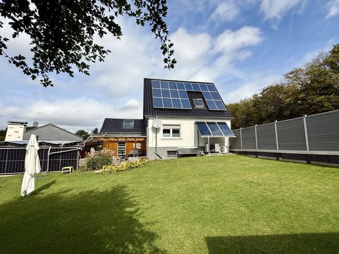 Fröndenberg-Hohenheide: vecchio edificio, ma non fuori uso - energeticamente e tecnicamente in stato TOP! – Foto 1
