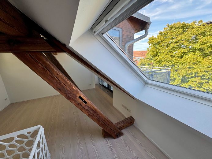 Designer Loft incl. Balcony & Terrace in a Listed Complex, Private Sale – Master Schlafzimmer 3