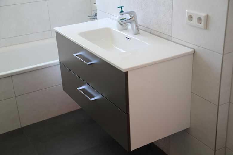 Bad - Waschb. mit Unterschrank