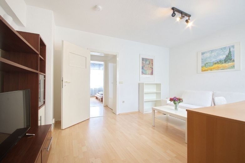 Modern eingerichtete Wohnung im beliebten Rüttenscheid mit Internetzugang, ruhige Seitenstraße der RÜ – c2e19b21cff88dd04fd305608506ecb5a7ea767e.jpg