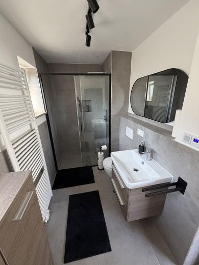 Appartamento ristrutturato e arredato di 3 locali a Ingolstadt-Hagau - 75 m2 – Foto 12
