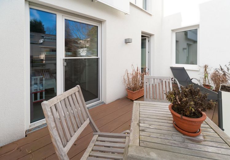 Exklusive 4-Zimmer +Energie Wohnung mit Fußbodenheiz/-kühlung und sehr geringen Energiekosten – Balkon Gartenseite