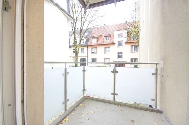 Essen-Rüttenscheid: Helle, sehr modern und komplett möblierte Wohnung mit Gartennutzung, ruhige attraktive Lage, Highspeed-Internetzugang – 1518a62446d6ef6192c0fc2a45362412ed7ce3f1.jpg