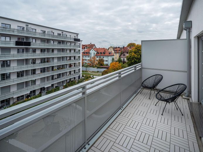Business Apartment möbliert alle Kosten inklusive – Dachterrasse