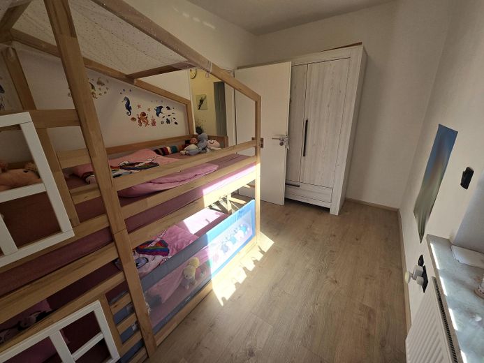 RISERVATA - Bifamiliare ristrutturata e accogliente per tutta la famiglia in una buona posizione – fino a 5 locali – Kinderzimmer
