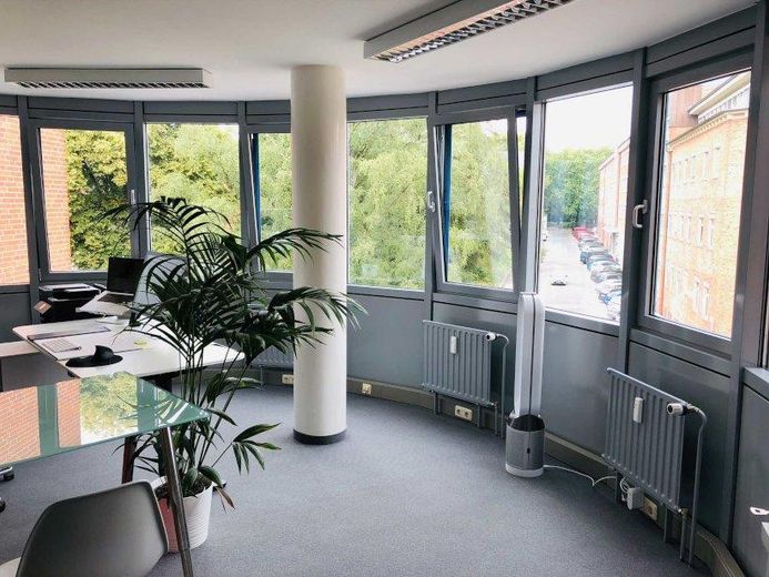 Büro 1