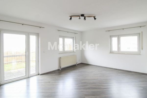 Oberhohndorf + Doppelhaushälfte + sofort beziehbar + 2 Terrassen + Garage + neu renoviert