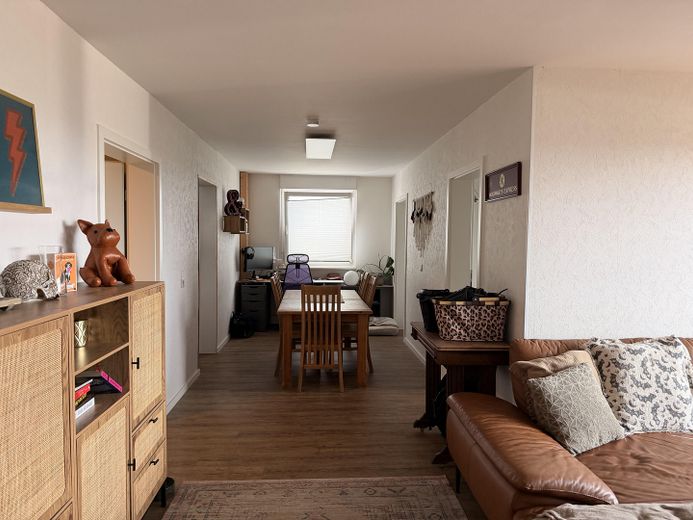 Без комісії: 3-кімнатна квартира з балконом і ліфтом – Wohnzimmer - Esszimmer