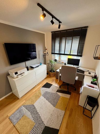 Moderno casa a schiera d'angolo in posizione adatta alle famiglie – Büro