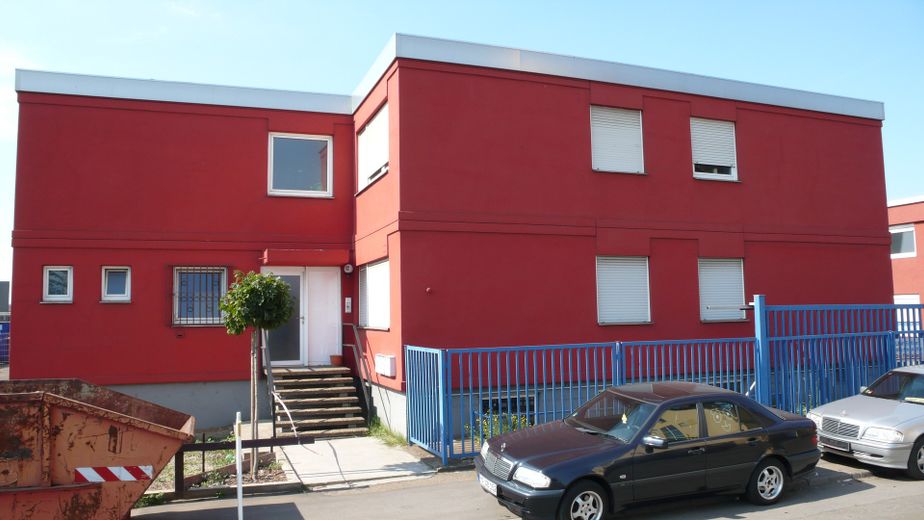 4-Zimmerwohnung im urbanen Mannheimer Industriehafen - ideal für studentische und andere WG's – Eingang Lagerstraße 12