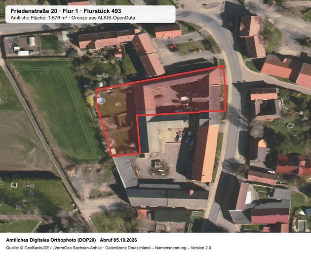 Voll vermietetes Mehrfamilienhaus | 3 WE + 6 Garagen | 11,14 % Rendite – Luftbild