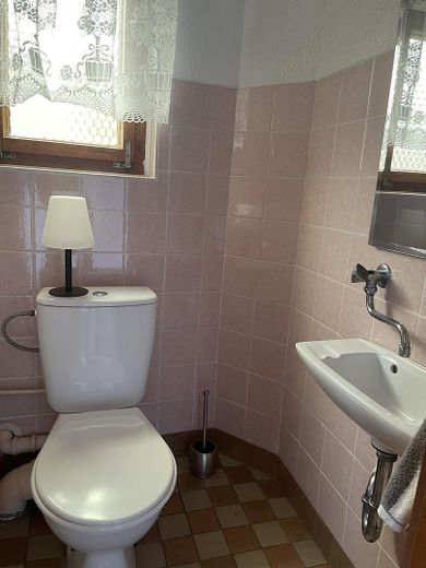 Gepflegtes Stadthaus mit Garten und Terrasse- Ohne Maklerprovision – kleine Toilette Terrasse