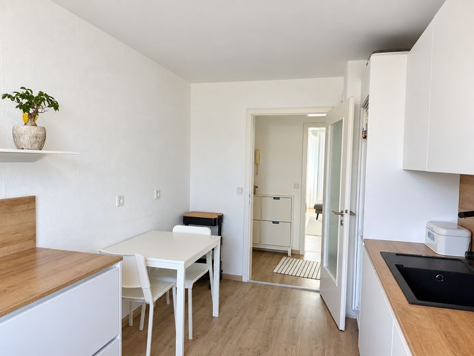 Appartement rénové lumineux de 3 pièces avec balcon à Pfullendorf – Küche