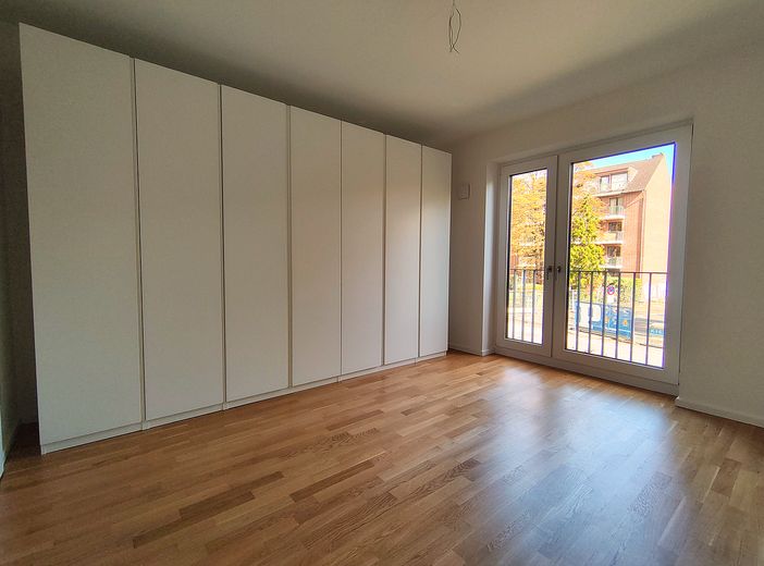 Modern & sofort bezugsfrei: 3-Zi.-Wohnung mit 2 Bädern & Loggia – provisionsfrei – Hauptschlafzimmer, Original