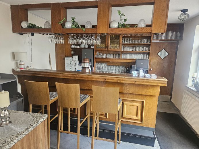 Gastätte in Fußgängerzone Oldenburg in Holstein – Tresen