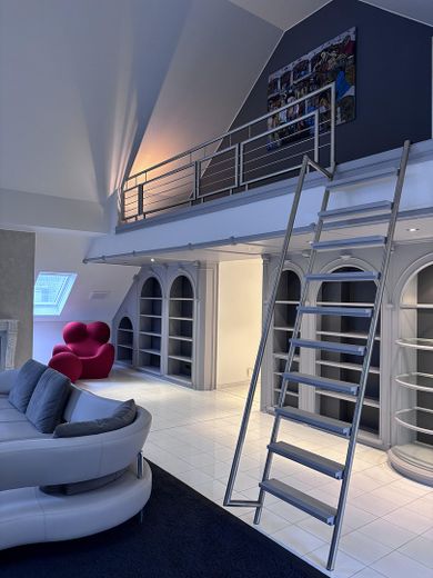 Wohnzimmer und Galerie