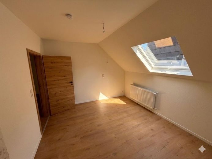 Wohnung: 130 m² (zwei Bäder) + 40m² Speicher | Balkon & Garage – Foto 11