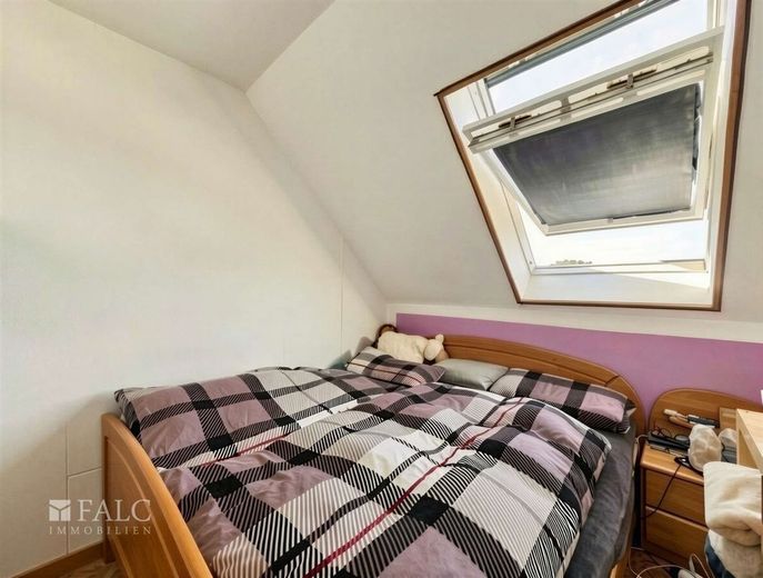 Ruheoase mit Weitblick: Lichtdurchflutetes Einfamilienhaus in Rheinnähe – Schlafzimmer