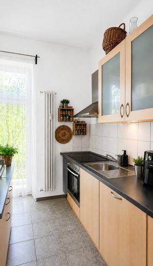 At Staden: An exclusive townhouse with 110 sqm on a well-maintained private street – Detail Einbauküche